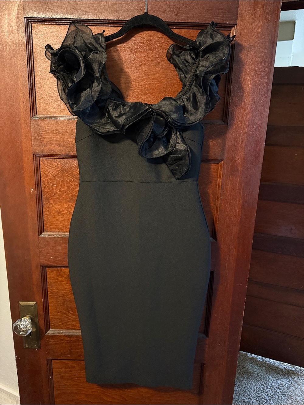 Elegant Black Ruffle-Neck Sheath Dress